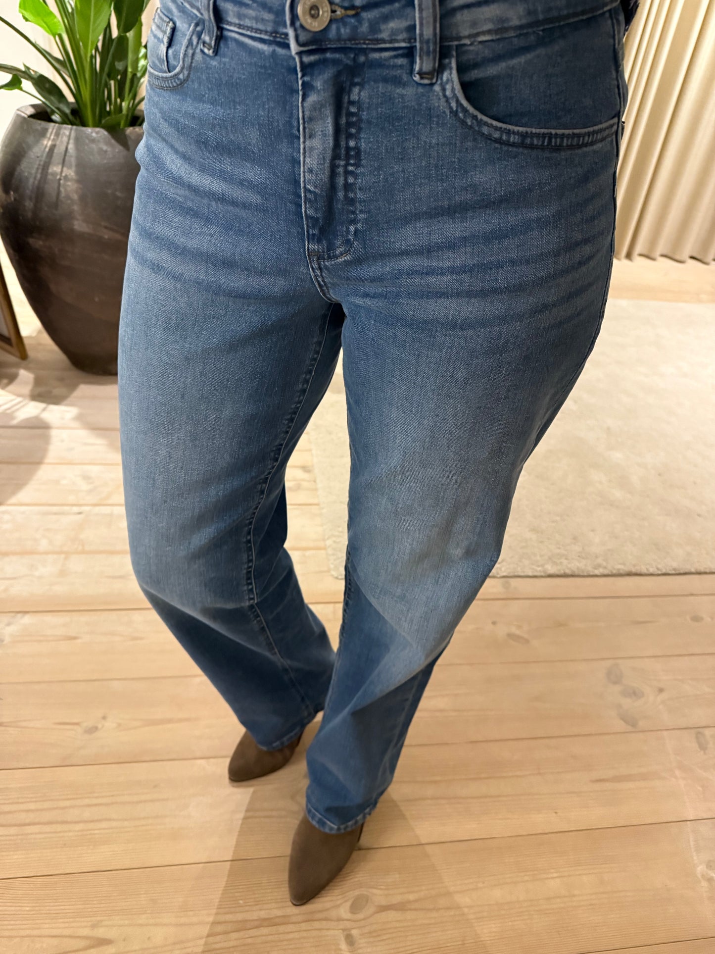 TWIGGY STRAIGHT LONG JEANS ICHI