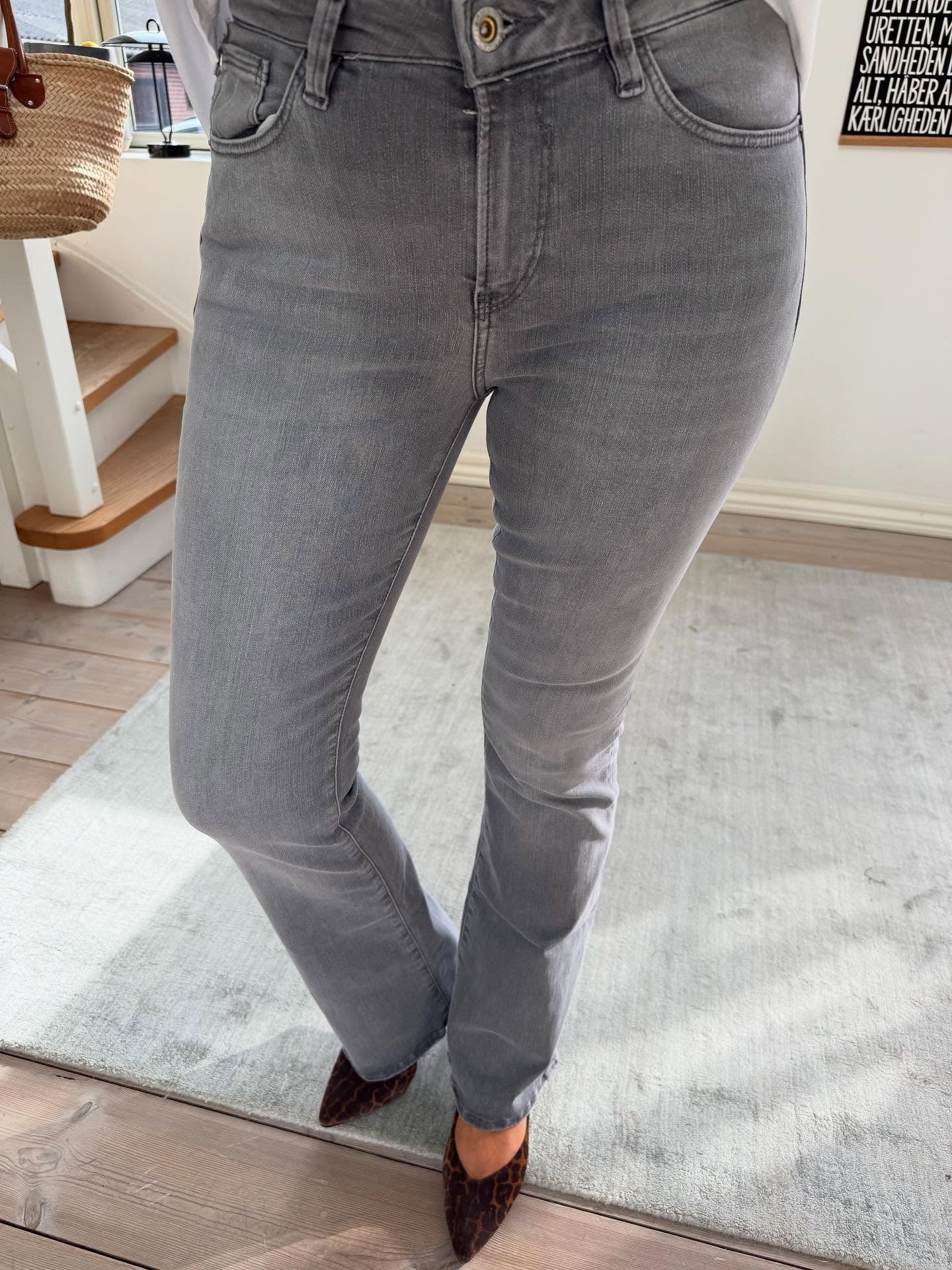 Celia Superslim Fit Flared Leg Jeans