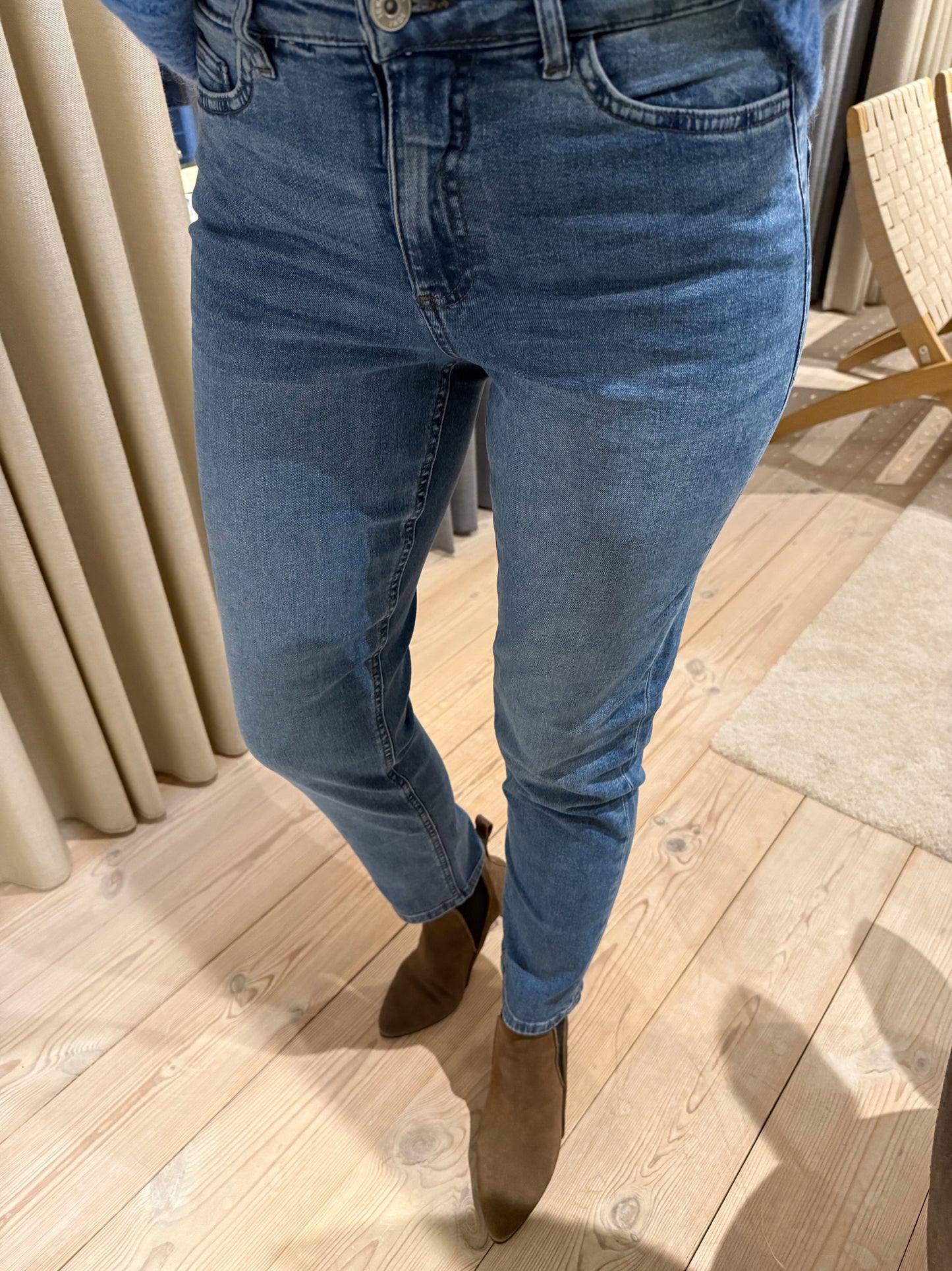 Twiggy Raven Jeans