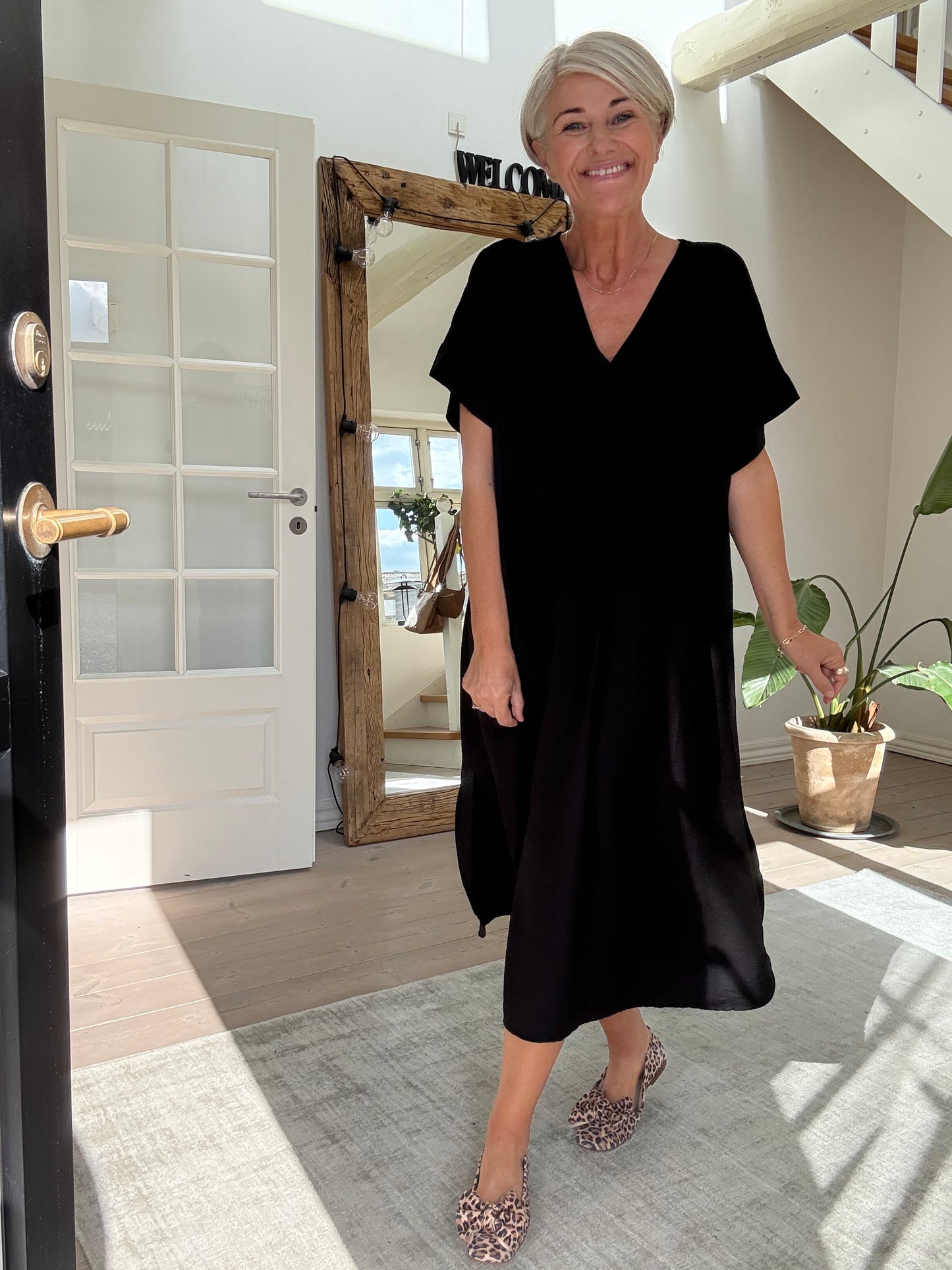 SAMOS KJOLE BLACK COLOUR