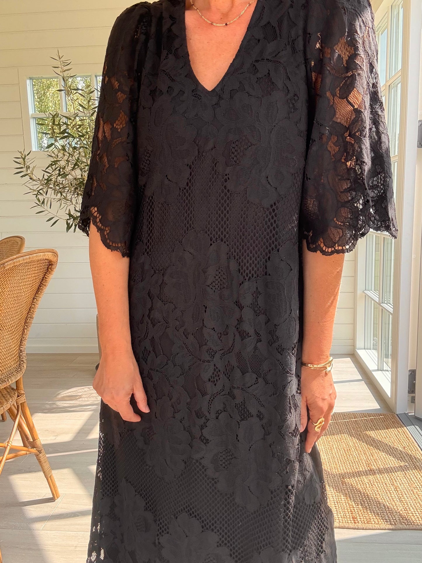 Curvey Lace Hem Kjole