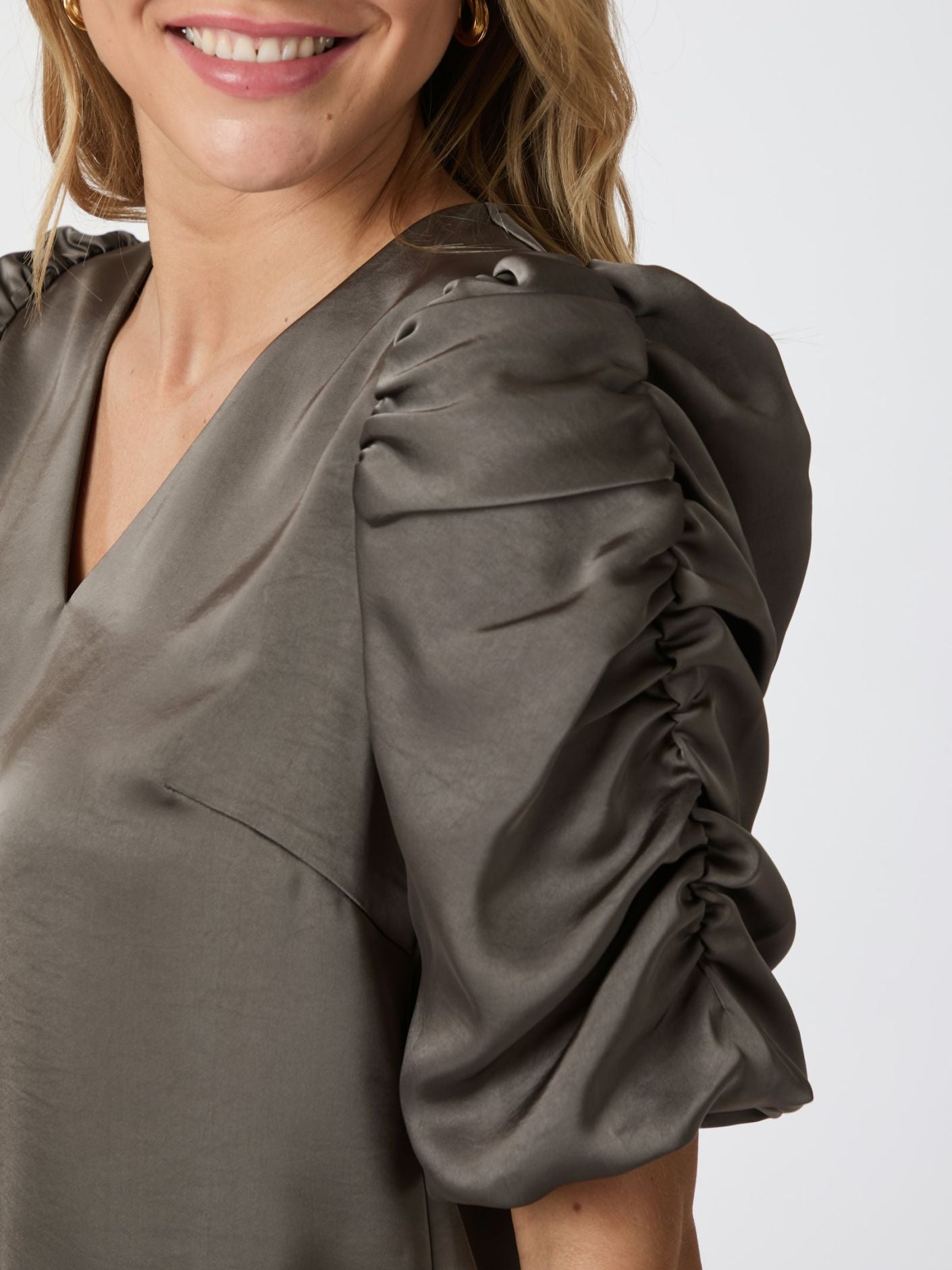 ELBA HEAVY SATIN BLUSE NEO NOIR