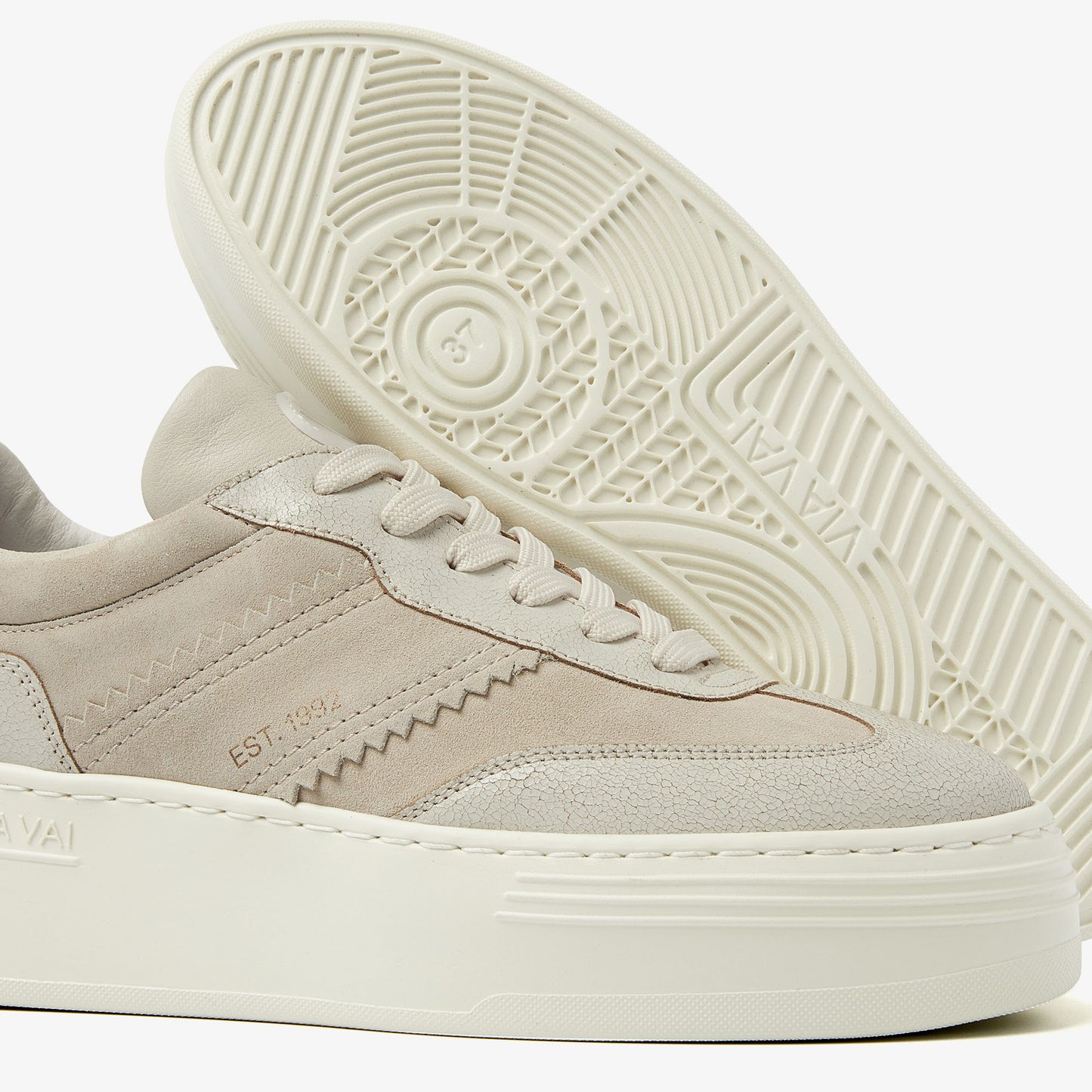 Isa Rue Sneakers