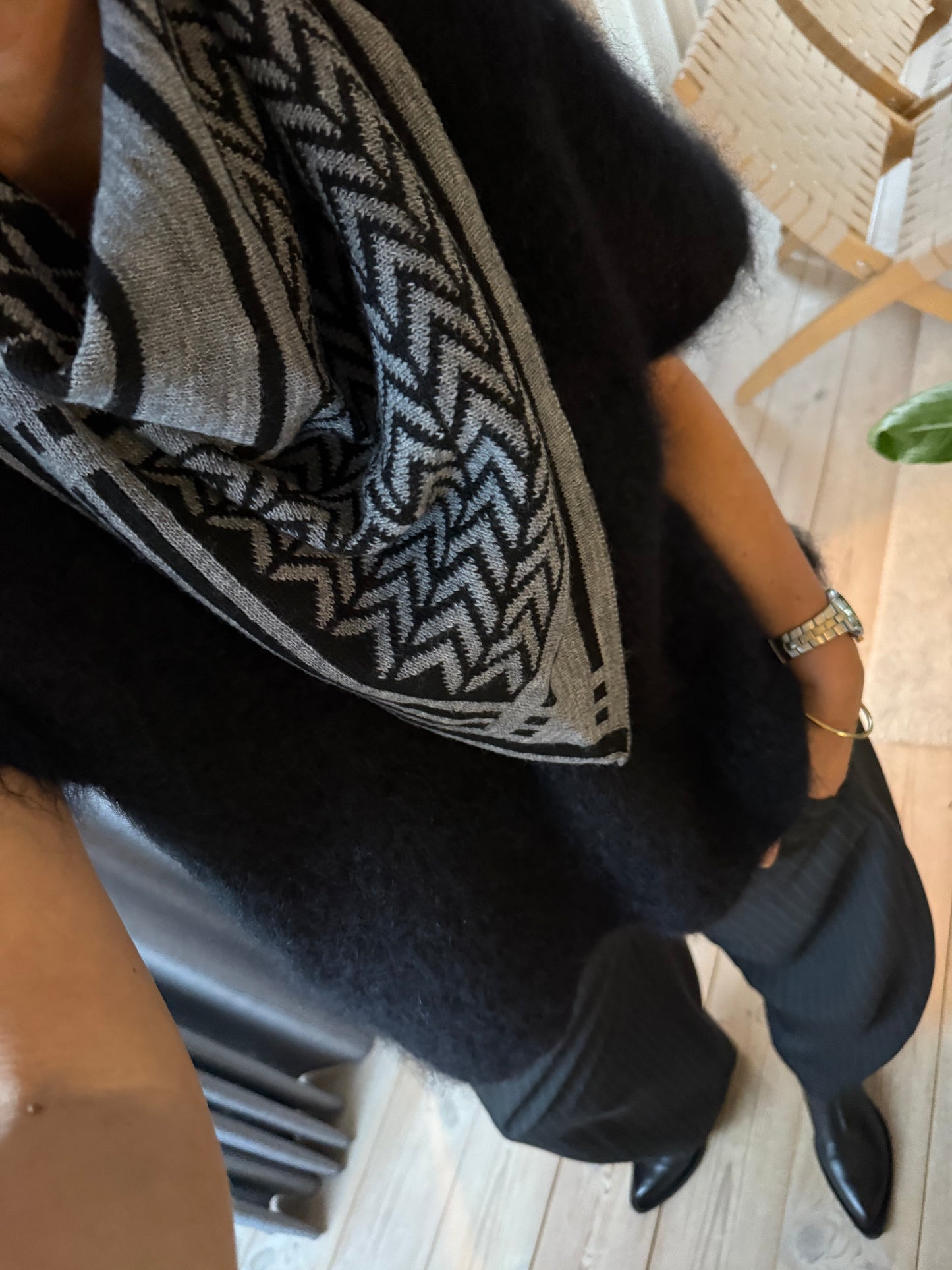 BJOERK KNITTED V-NECK VEST BLACK COLOUR