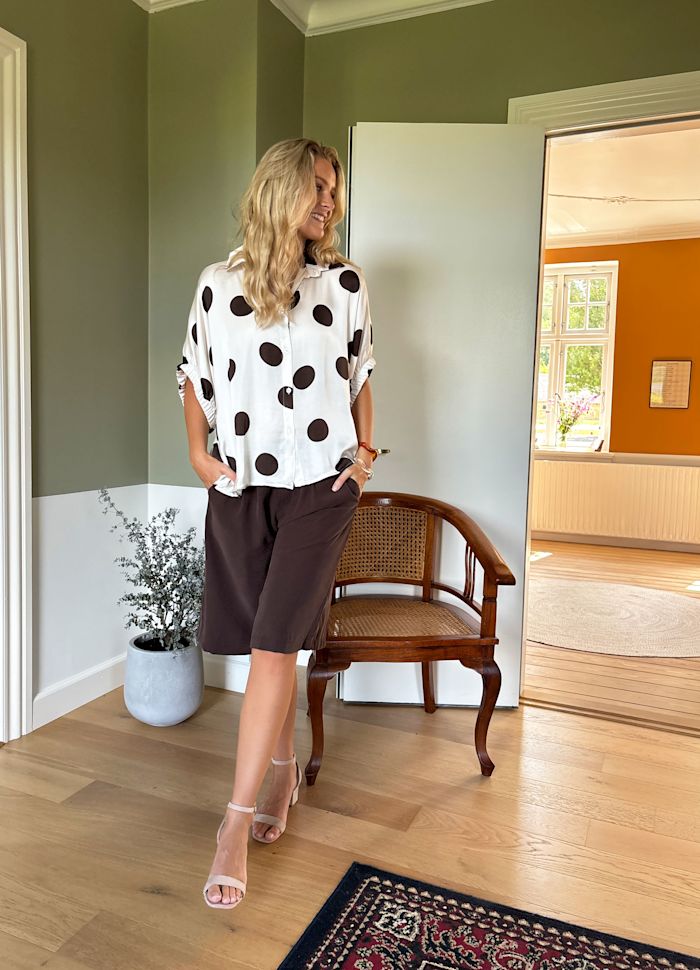 CASBA LONG SHORTS BLACK COLOUR