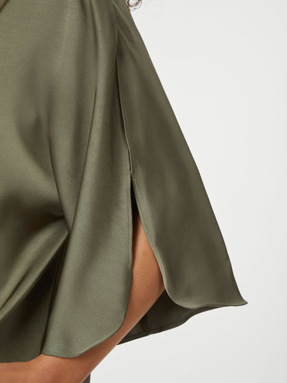 LIORA HEAVY SATEEN BLUSE NEO NOIR