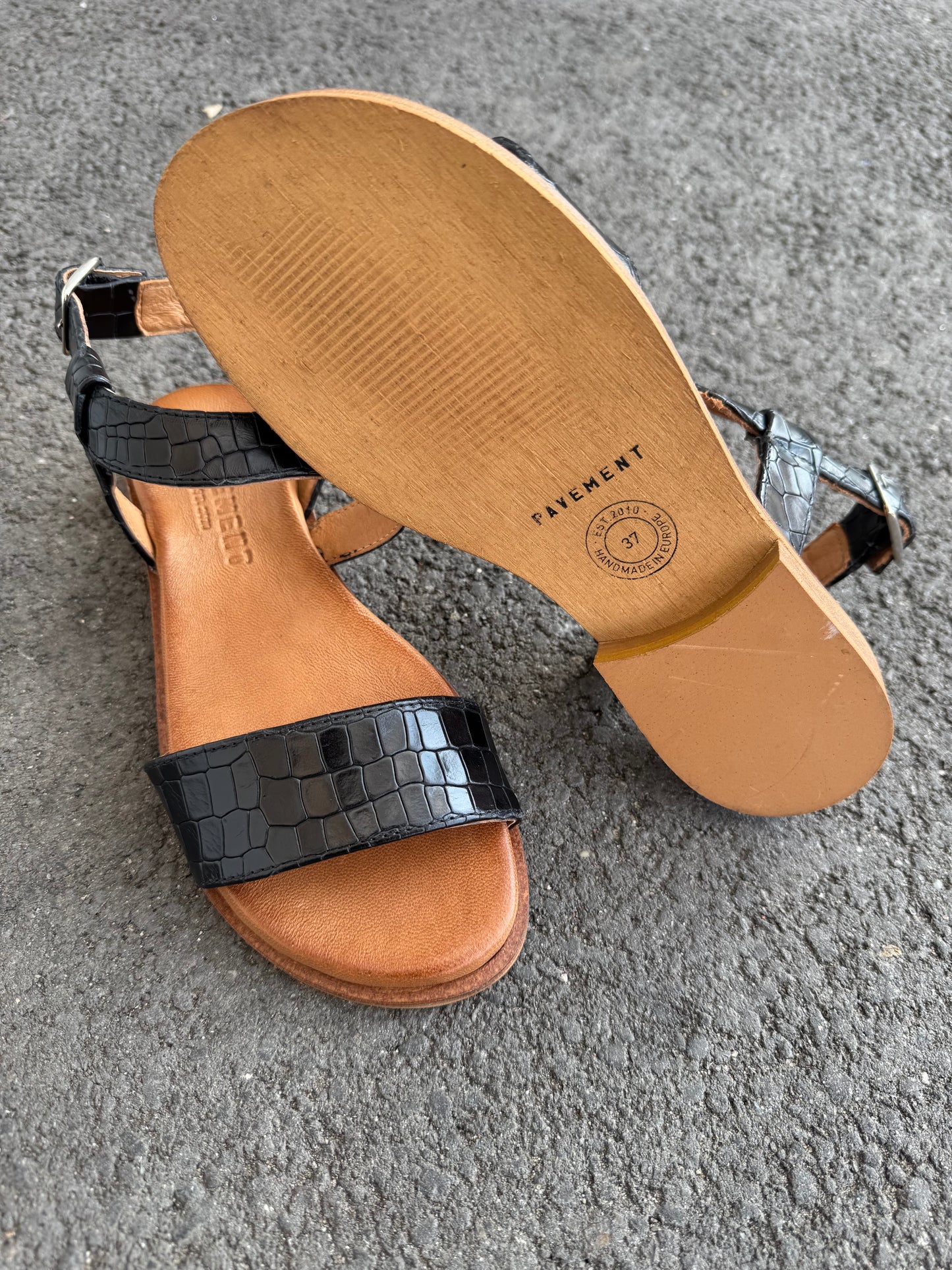 Adeen Sandal