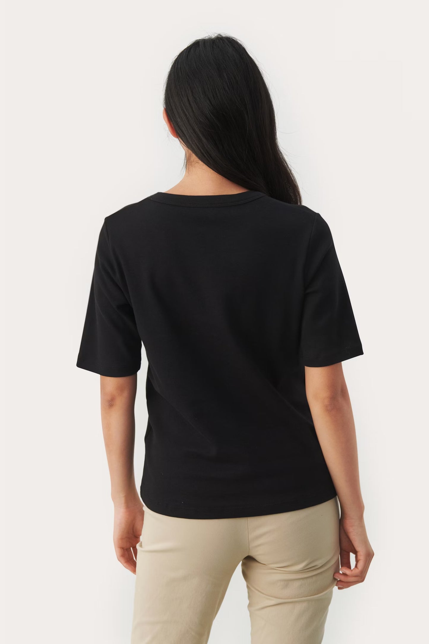 Ratana T-Shirt