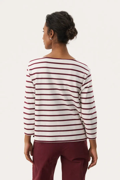 Nela T-Shirt