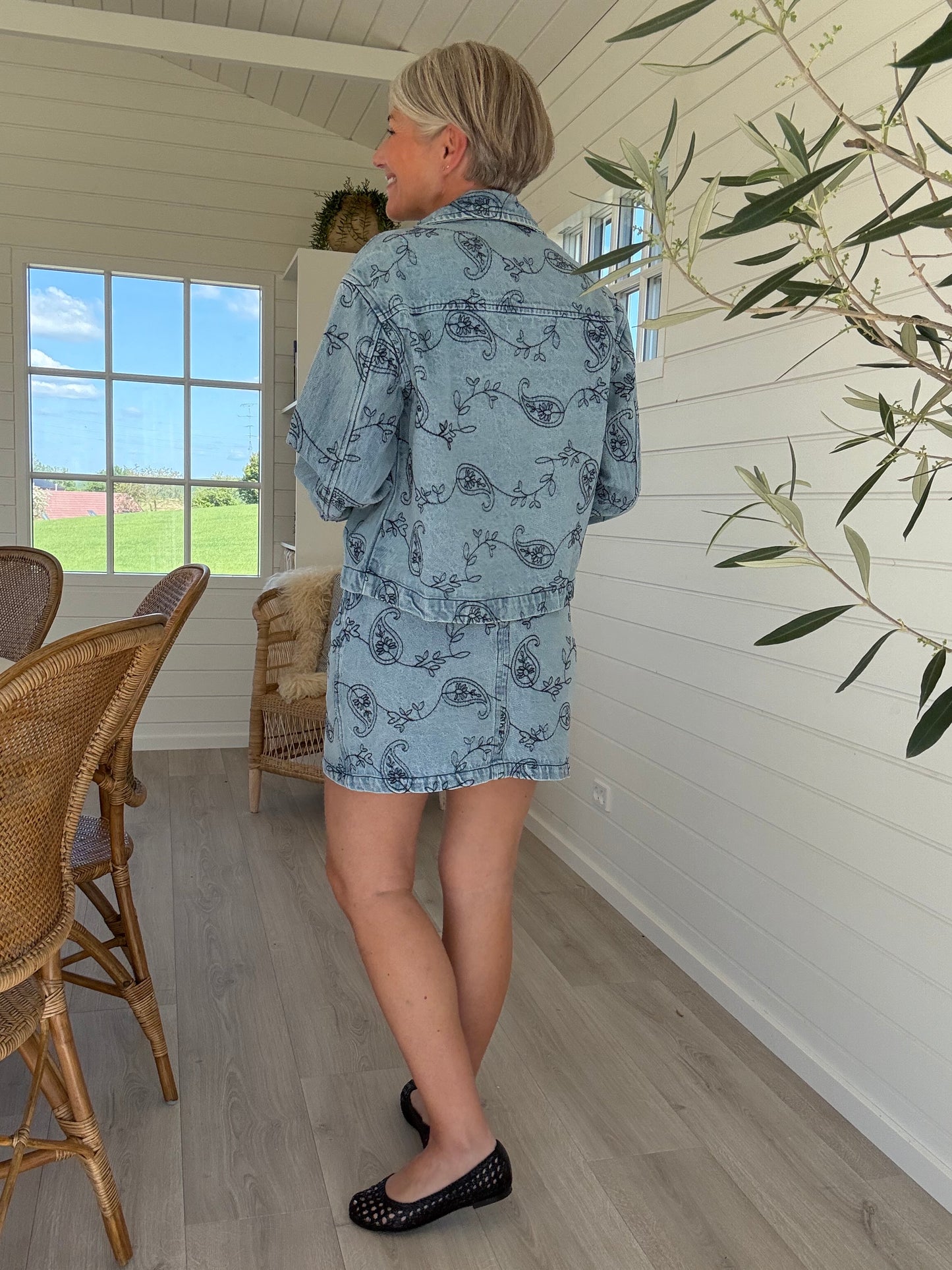 Emilia Embrodiery Jakke