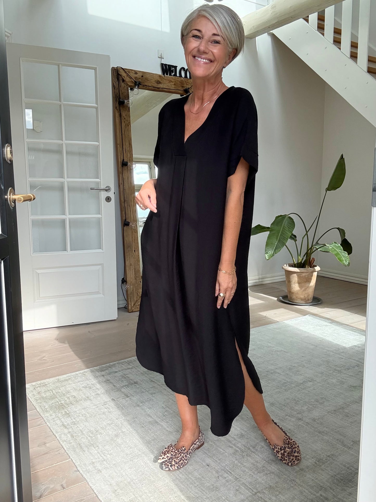SAMOS KJOLE BLACK COLOUR