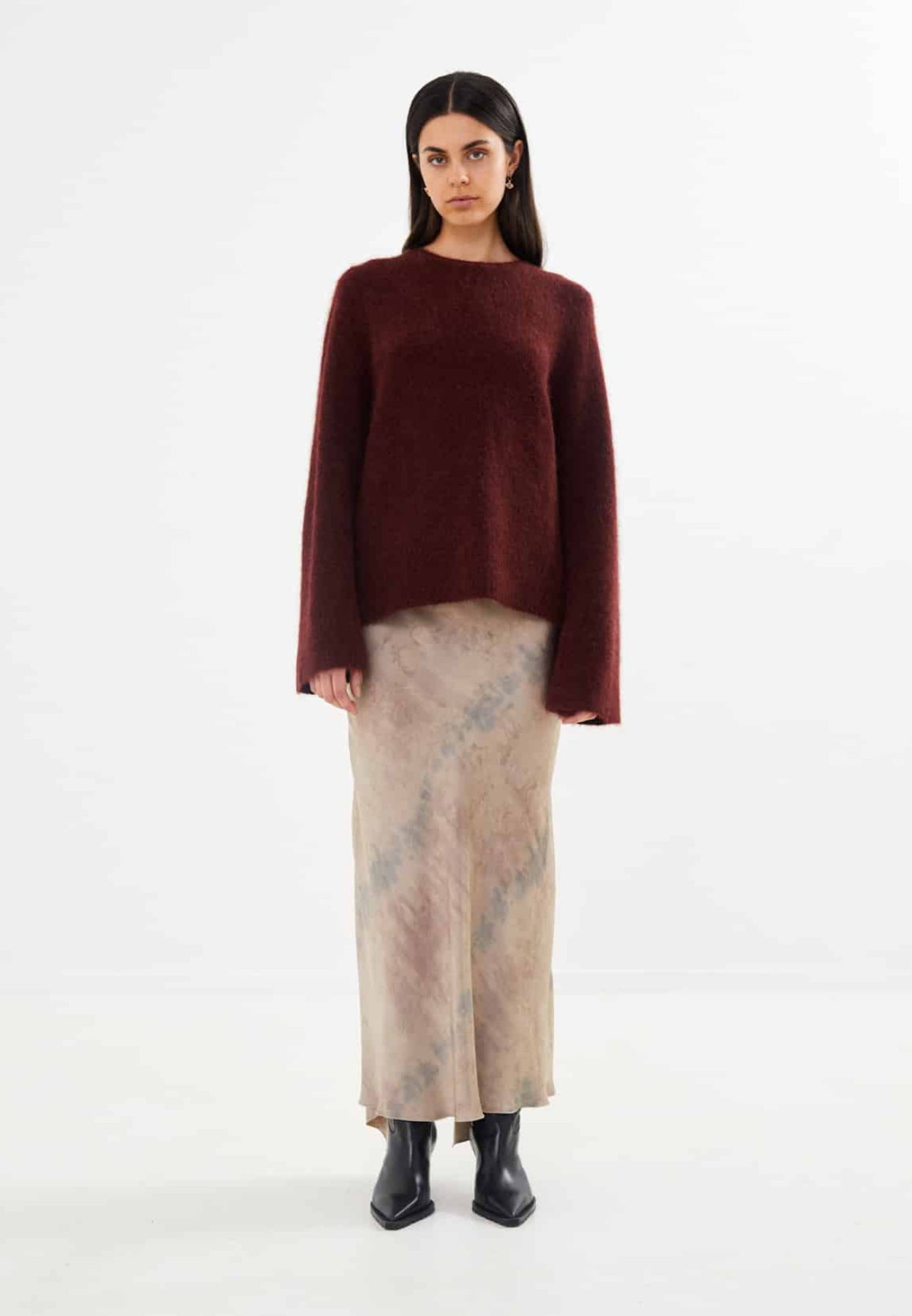 LOTT FLUFFY SPLIT BACK SWEATER RS