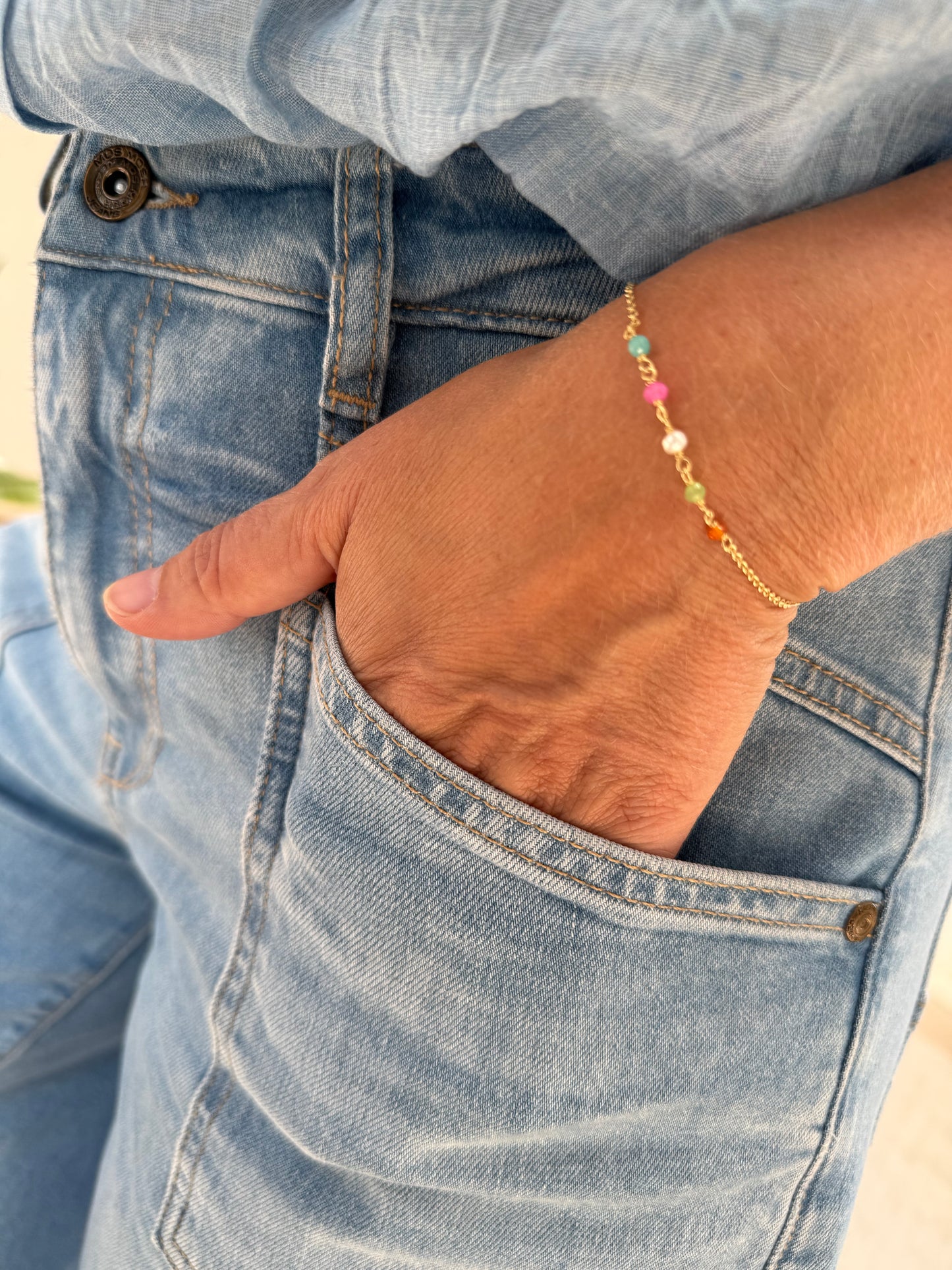 Armbånd med perler og natursten