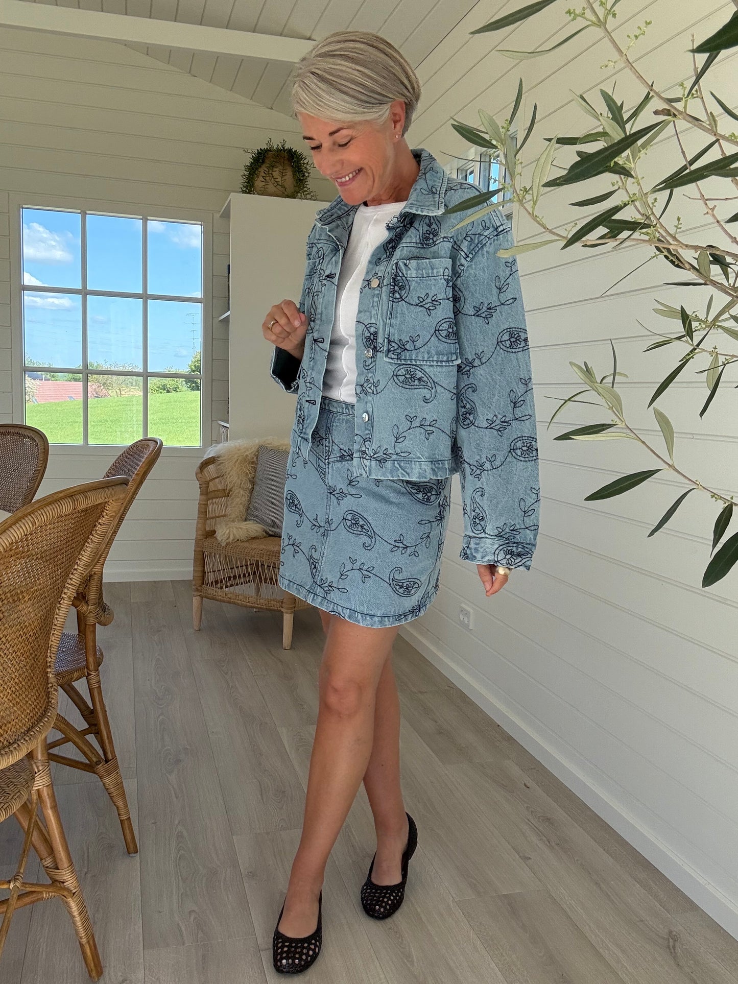 Emilia Embrodiery Jakke