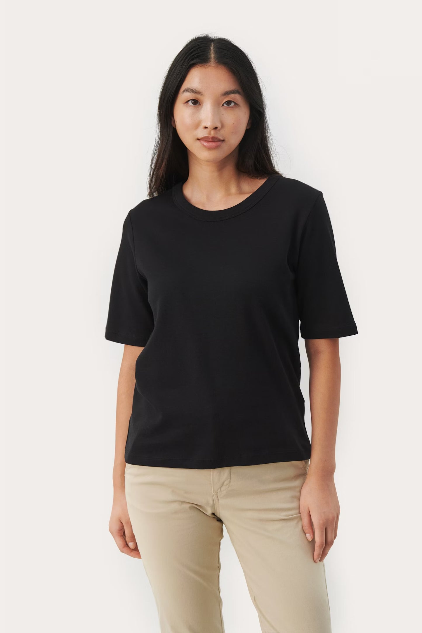 Ratana T-Shirt