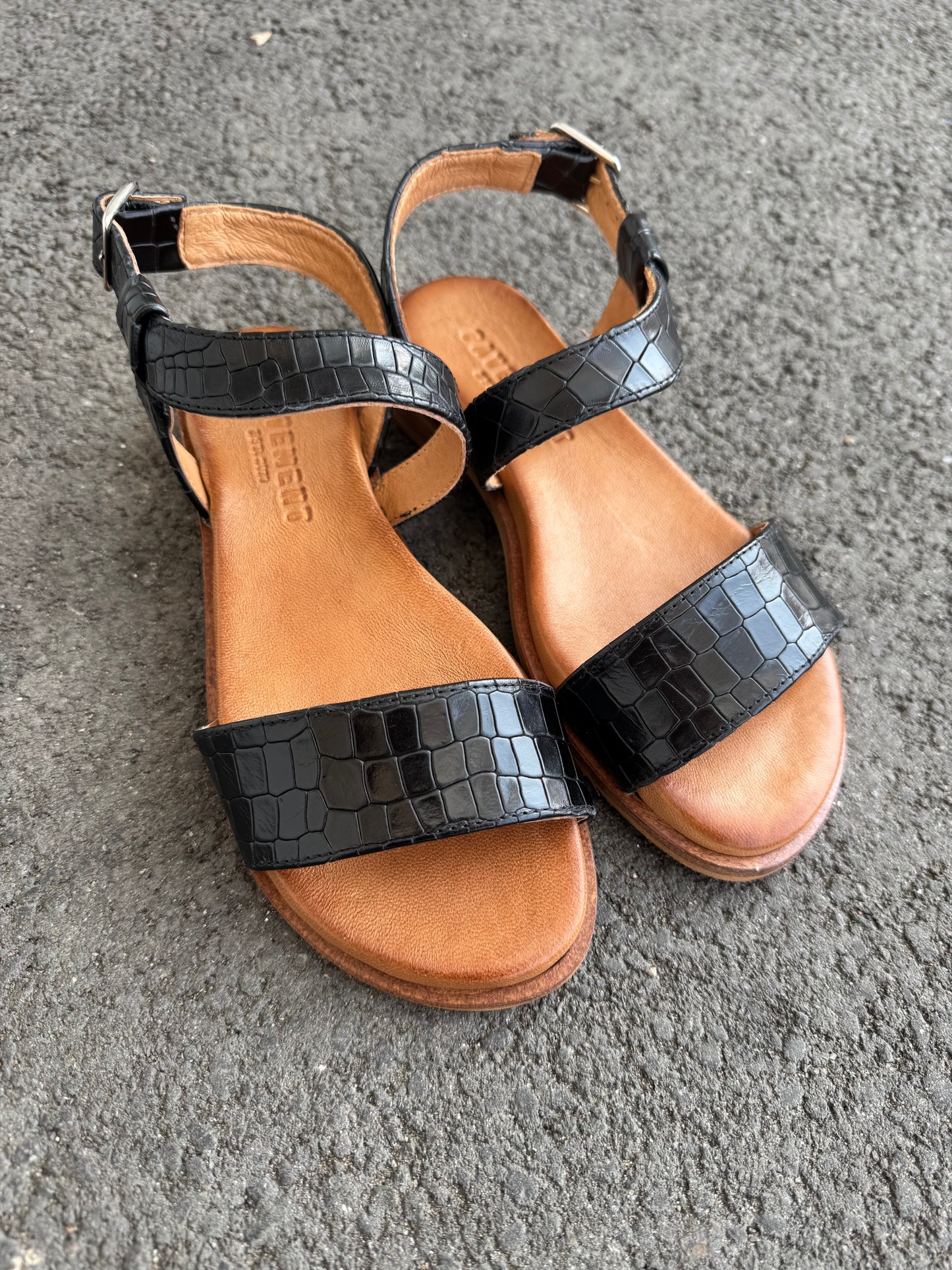 Adeen Sandal