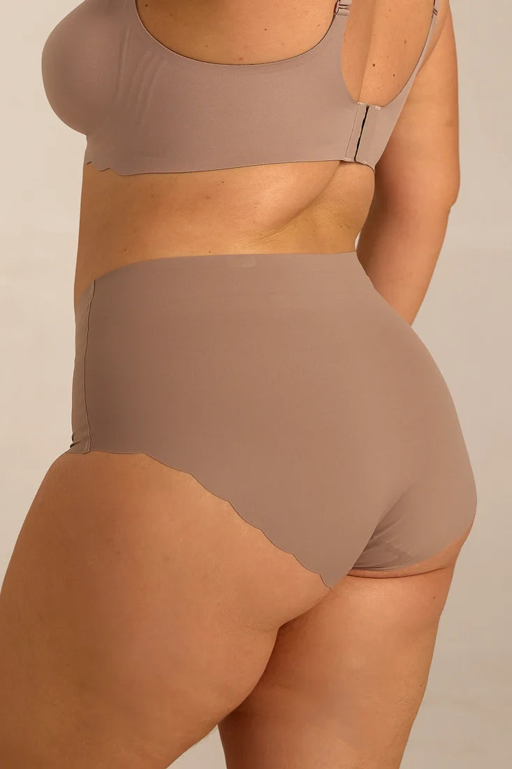 INVISIBLE HIGHWAIST MAXI TRUSSER FEMIFEMME (77)
