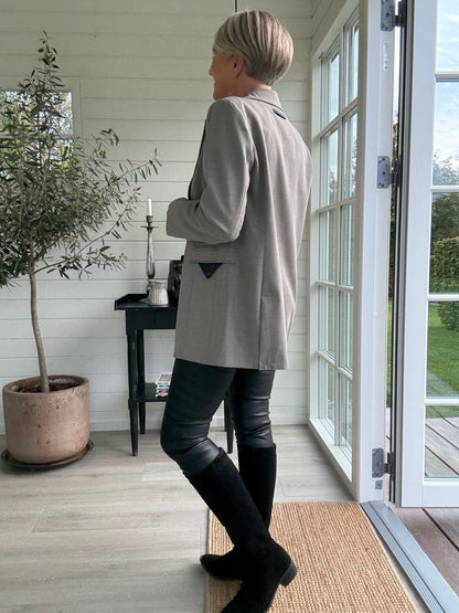 NICOLE LOW TRIANGLE BLAZER HLT