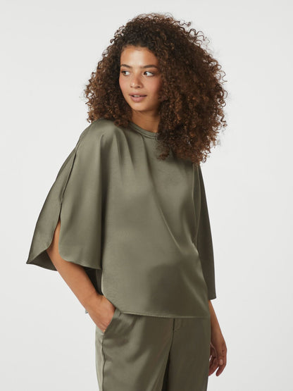 LIORA HEAVY SATEEN BLUSE NEO NOIR