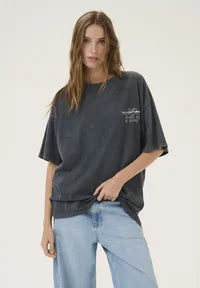 Lisa SOS T-shirt