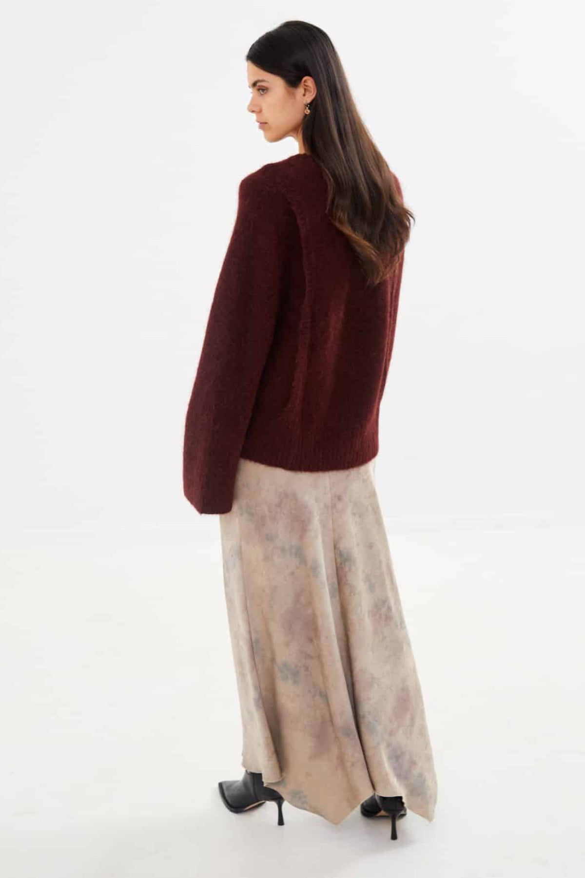 LOTT FLUFFY SPLIT BACK SWEATER RS
