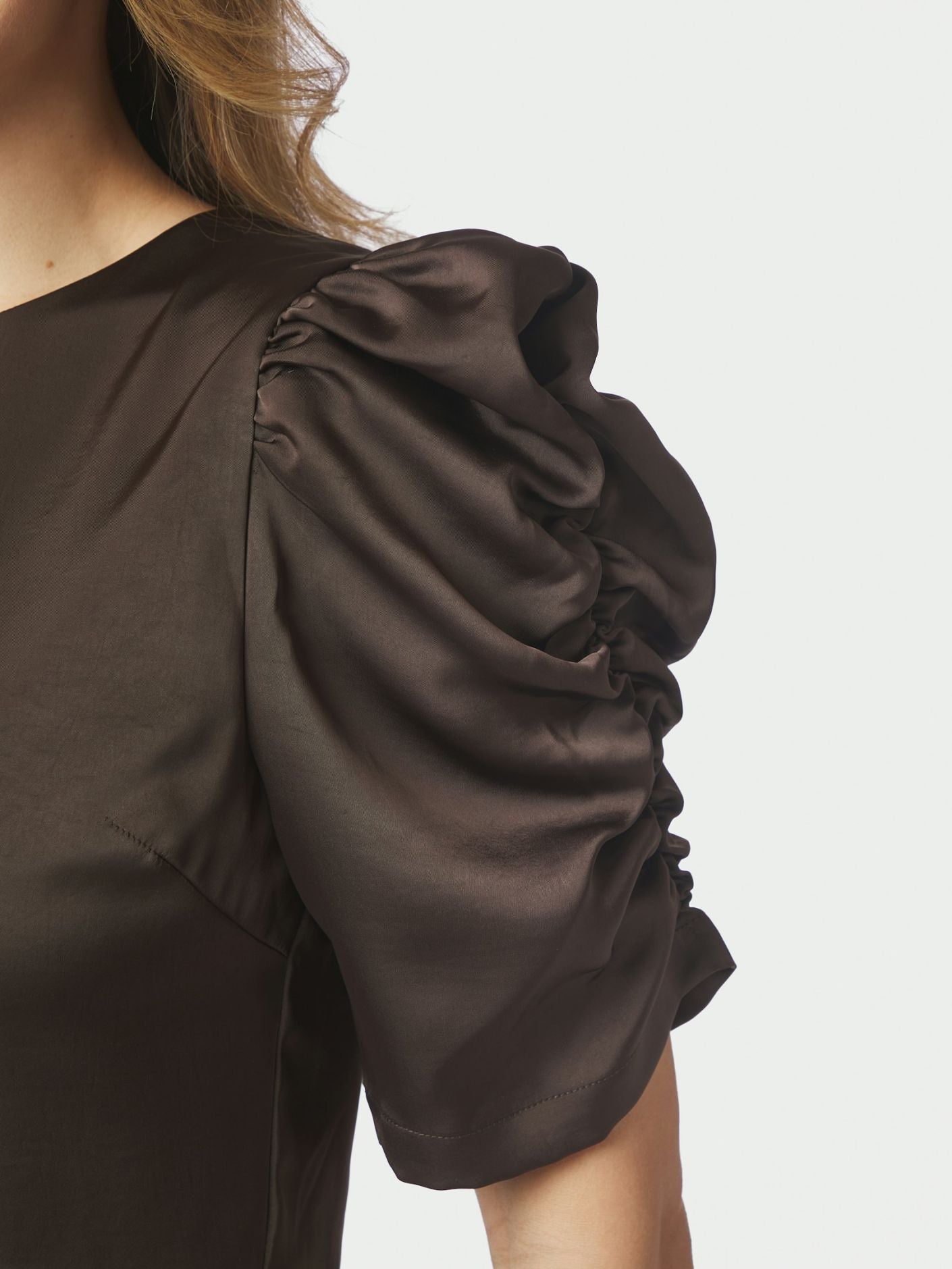 BENUA HEAVY SATEEN BLUSE BRUN NN