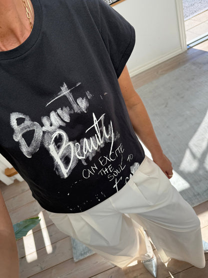 AMBLA BEAUTY T - SHIRT RS - LifeStyle Hedensted