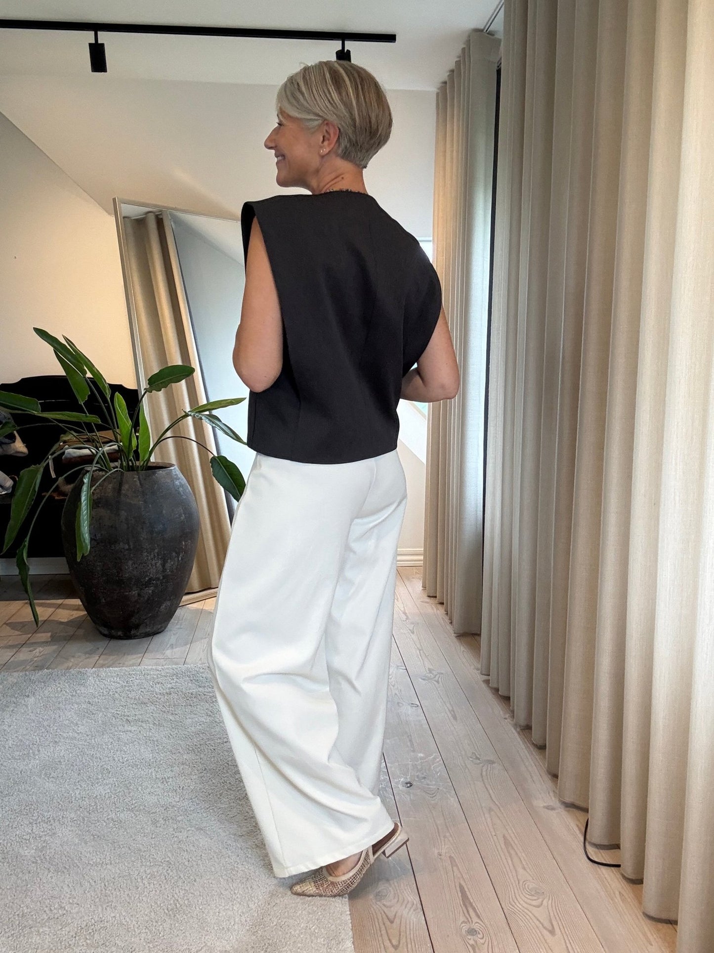 AMY BOX CROP VEST HL - LifeStyle Hedensted