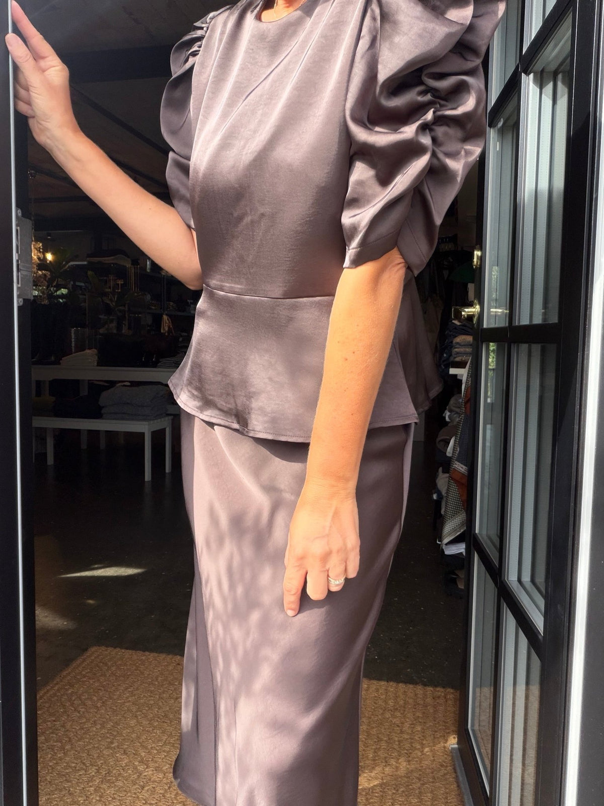 BENUA HEAVY SATEEN BLUSE BRUN NN (267) - LifeStyle Hedensted