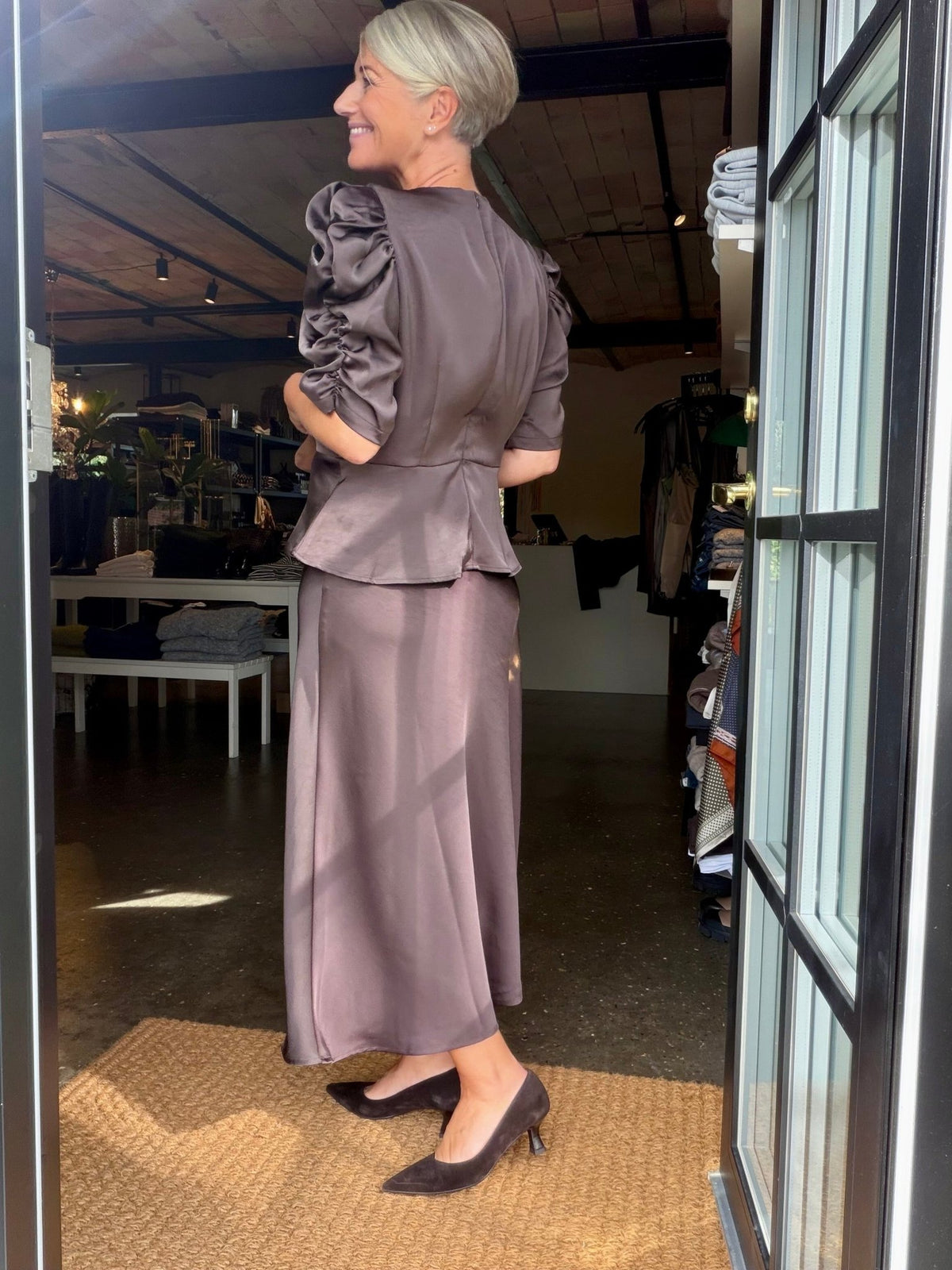 BENUA HEAVY SATEEN BLUSE BRUN NN (267) - LifeStyle Hedensted