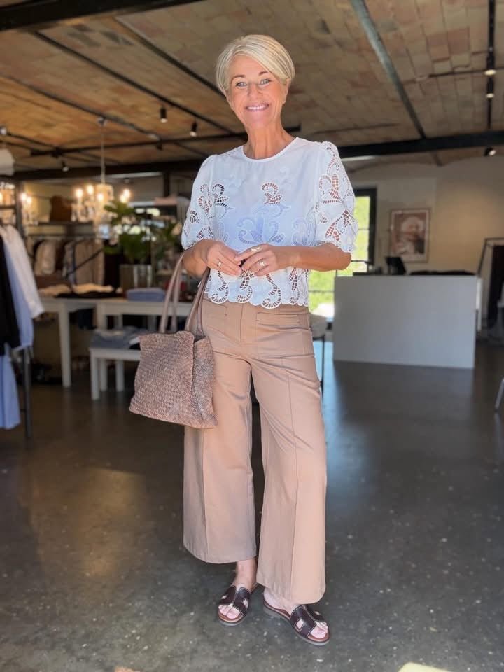 FIA EMBROIDERY BLUSE - LifeStyle Hedensted