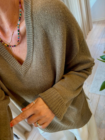 HUXI V-HALS STRIK MEW - LifeStyle Hedensted