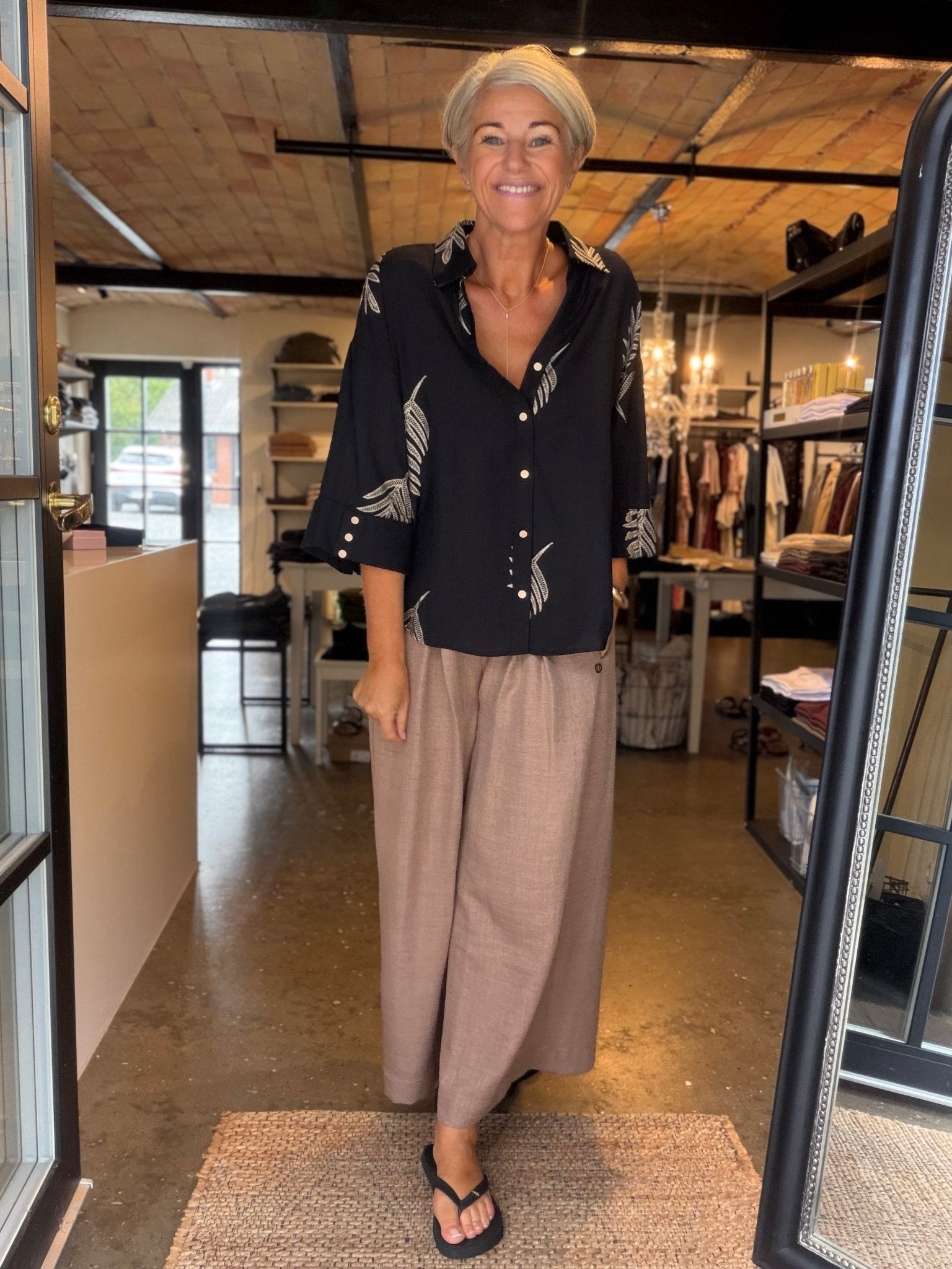 LYDIA BLUSE SORT PREPAIR (9) - LifeStyle Hedensted