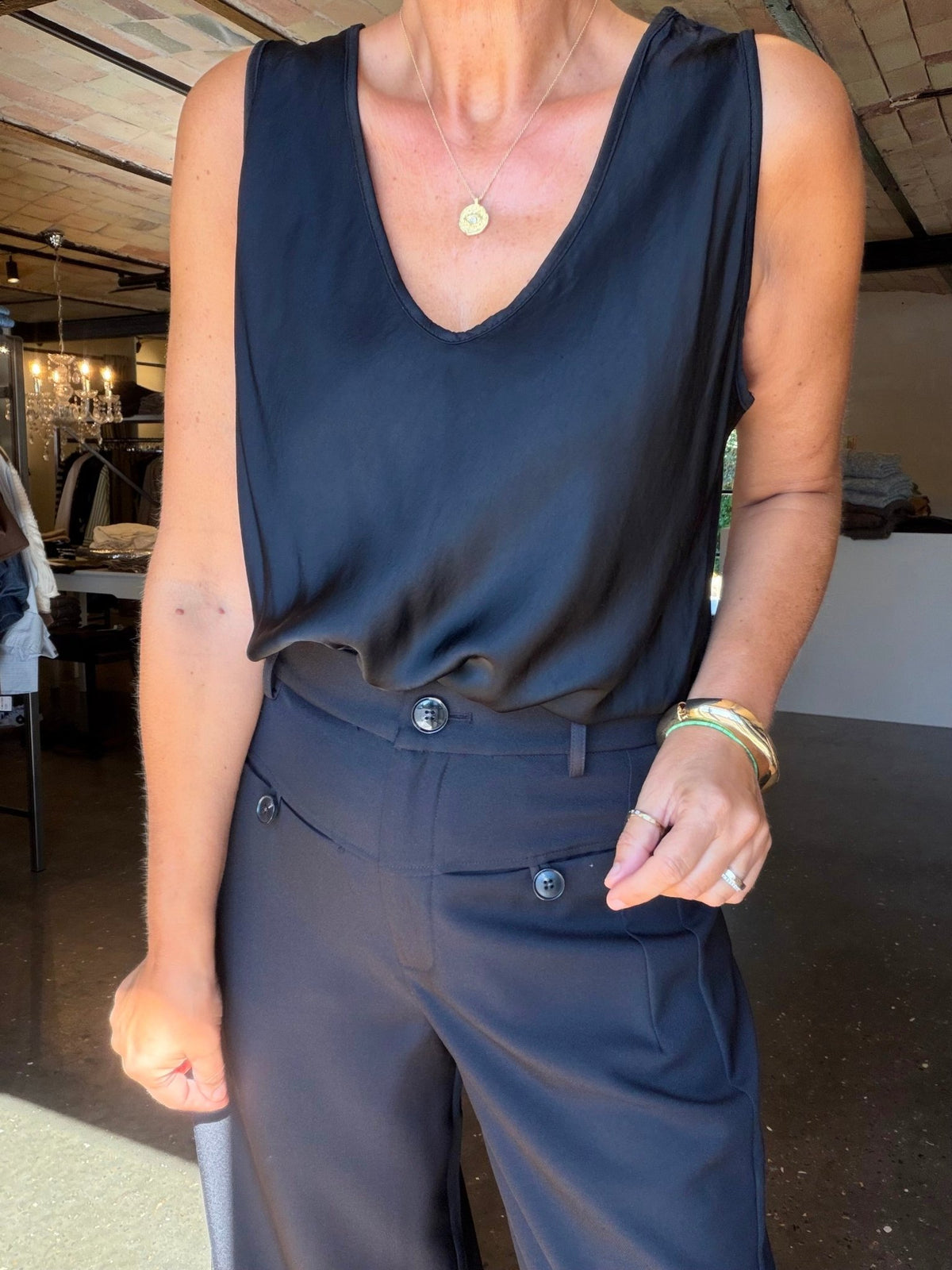MABEL DOUBLE V-NECK TOP BC (29) - LifeStyle Hedensted